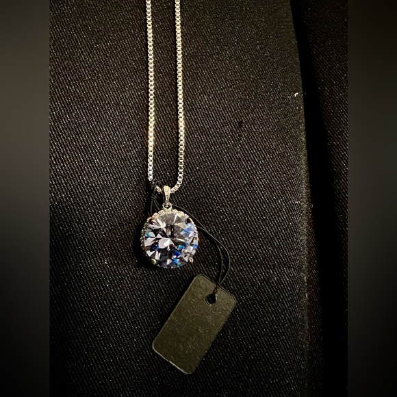 Brand New 18k 10.00CT Moissanite Diamond pendant - Picture 3 of 10